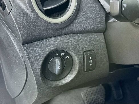 Used 2013 Ford Fiesta SE FWD image 10