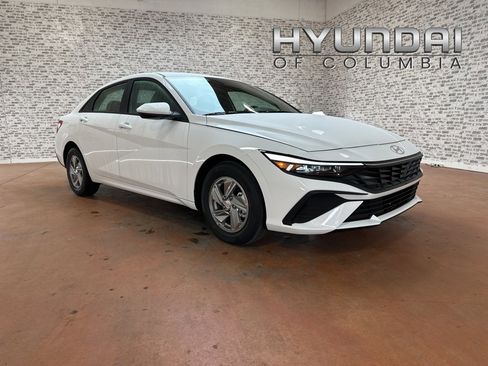New 2026 Hyundai Elantra SE image 1