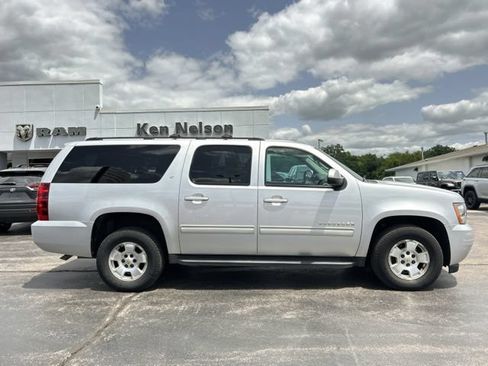 Used 2012 Chevrolet Suburban LT w/ Luxury Package AWD/4WD image 11