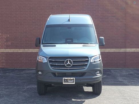 Used 2026 Mercedes-Benz Sprinter 2500 image 2
