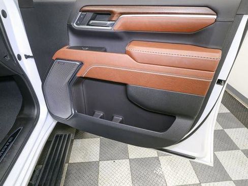 Used 2024 GMC Sierra 2500 Denali Ultimate image 25