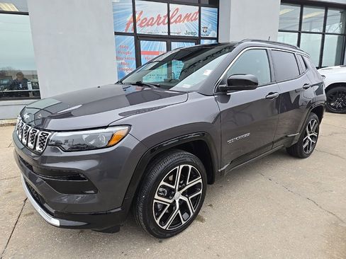 Used 2024 Jeep Compass Limited w/ Elite Group image 2