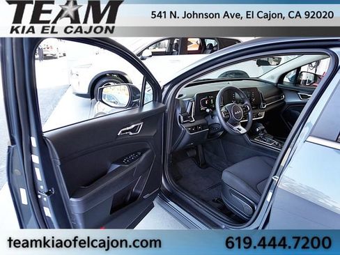 Certified 2025 Kia Sportage LX FWD image 35