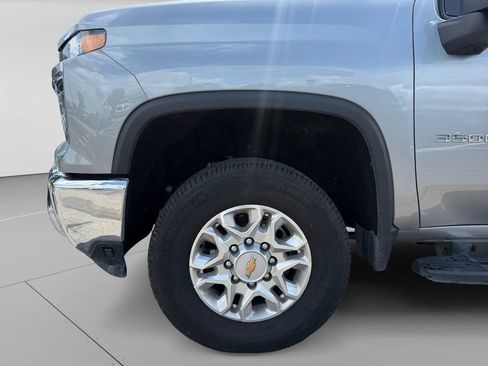 Used 2025 Chevrolet Silverado 3500 LT w/ Safety Package AWD/4WD image 30