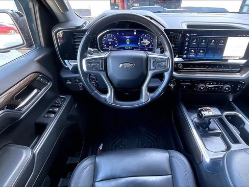 Used 2022 Chevrolet Silverado 1500 LT Trail Boss w/ Convenience Package II image 5