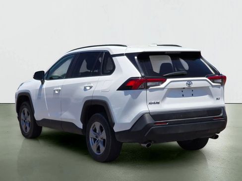 Used 2024 Toyota RAV4 XLE FWD image 4