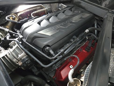 Used 2025 Chevrolet Corvette Stingray Coupe w/ Z51 Performance Package image 19