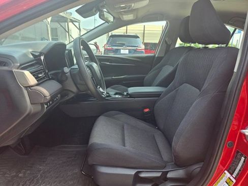 Used 2025 Toyota Camry LE FWD image 23