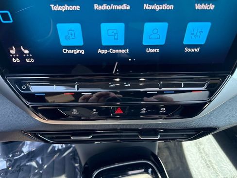 Certified 2023 Volkswagen ID.4 Pro S Plus AWD/4WD image 18