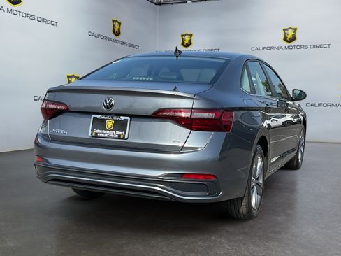 Used 2024 Volkswagen Jetta SE FWD image 5