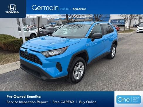 Used 2021 Toyota RAV4 LE AWD/4WD image 1