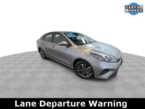 Used 2024 Kia Forte LXS image 2