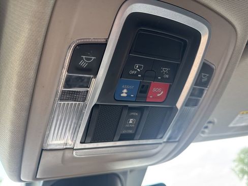 Used 2022 RAM 1500 Laramie AWD/4WD image 24