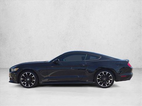 Used 2017 Ford Mustang Coupe RWD image 9