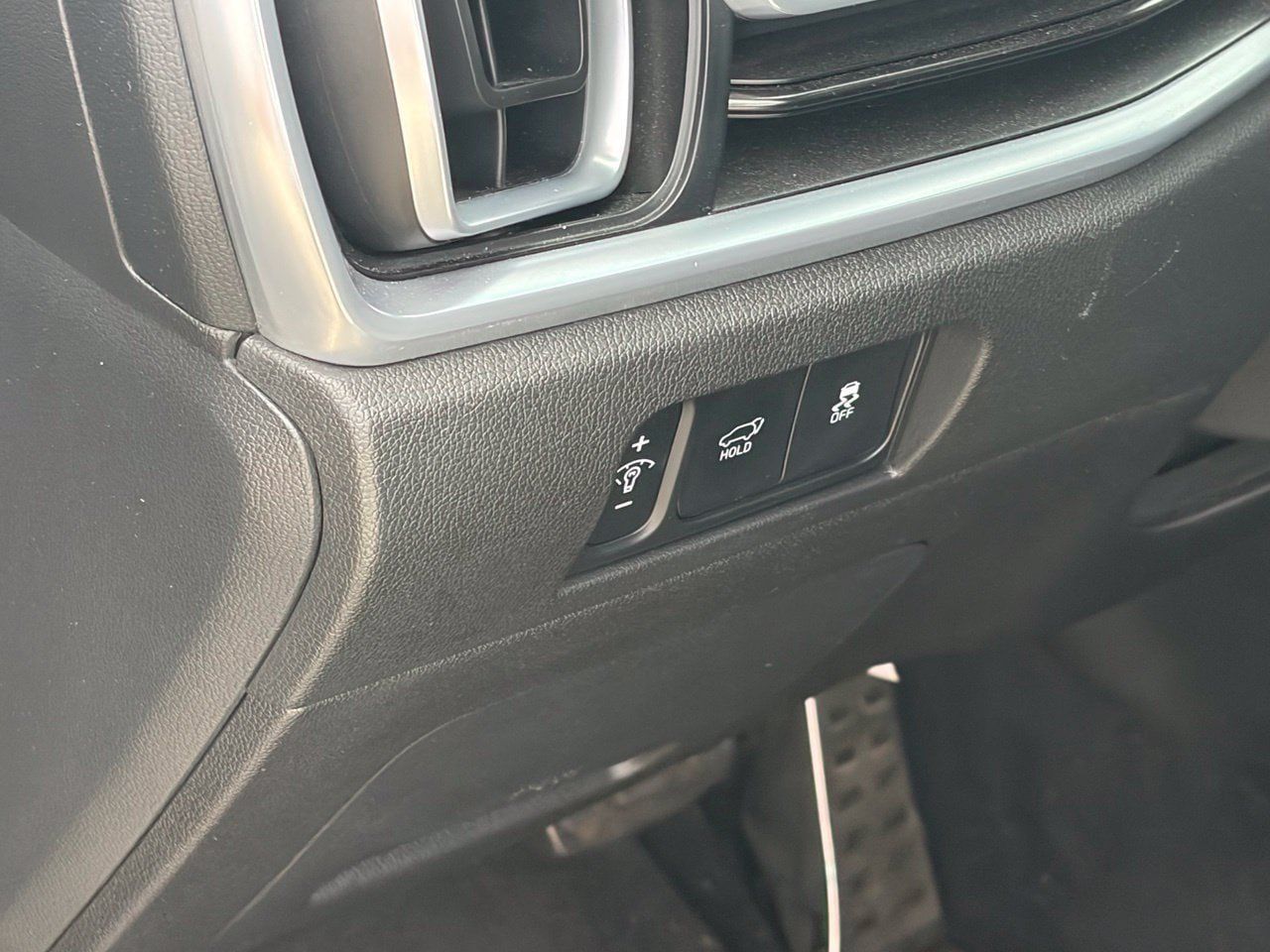 Used 2024 Kia Sorento SX FWD image 7