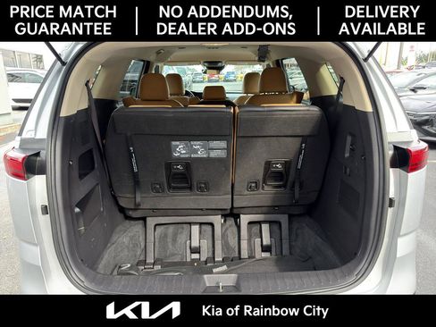 Used 2022 Kia Carnival LX image 28