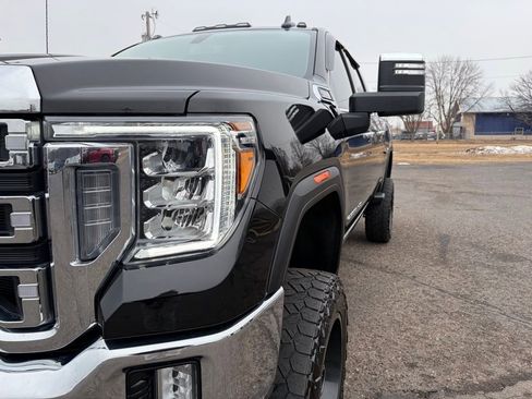 Used 2023 GMC Sierra 2500 SLT w/ SLT Convenience Package image 32