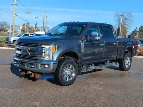 Used 2017 Ford F350 Lariat w/ Chrome Package image 4