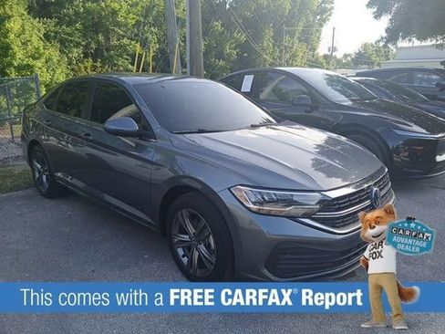 Used 2023 Volkswagen Jetta SE FWD image 2