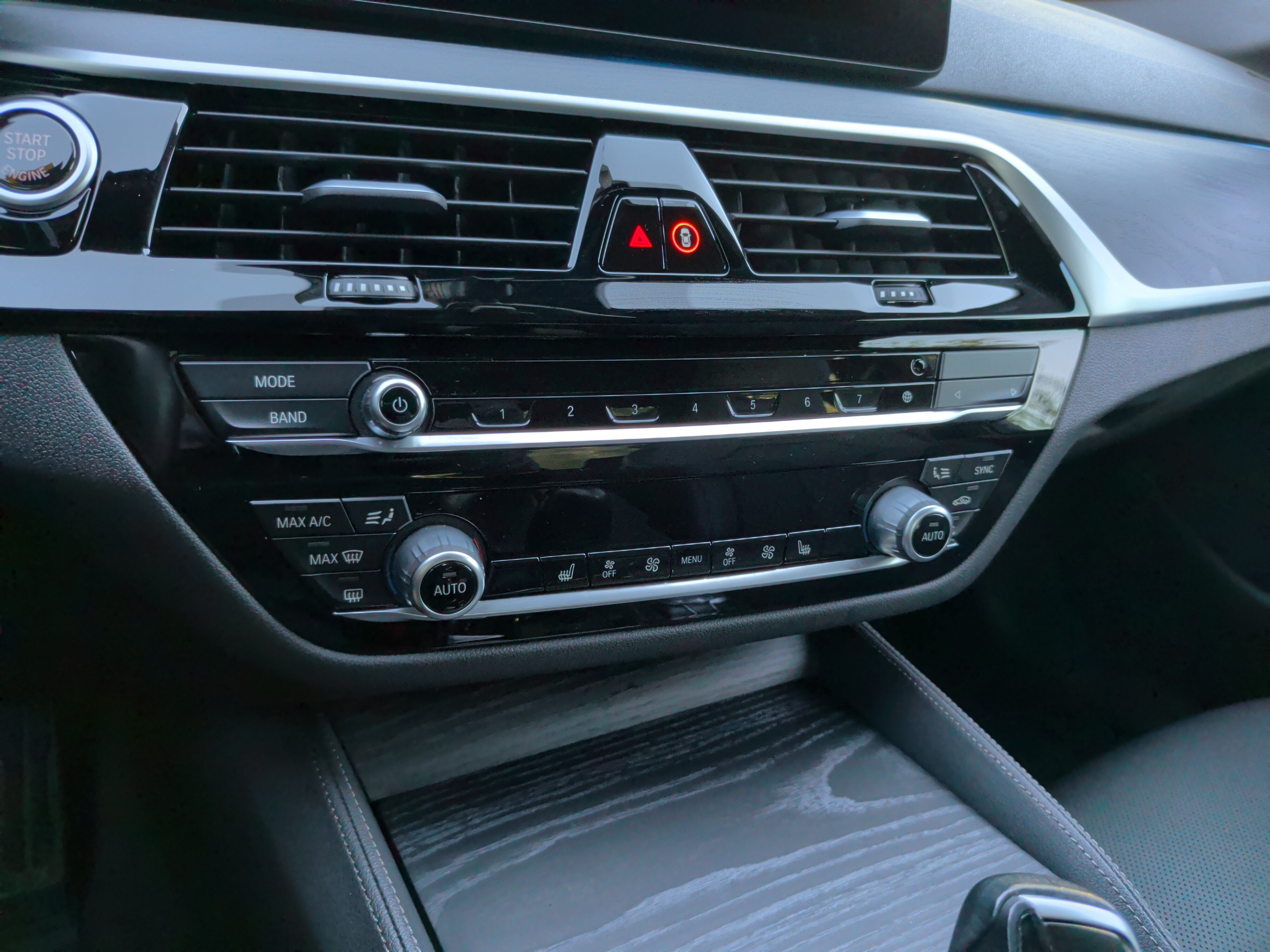 Used 2023 BMW 530e xDrive w/ Premium Package AWD/4WD image 20