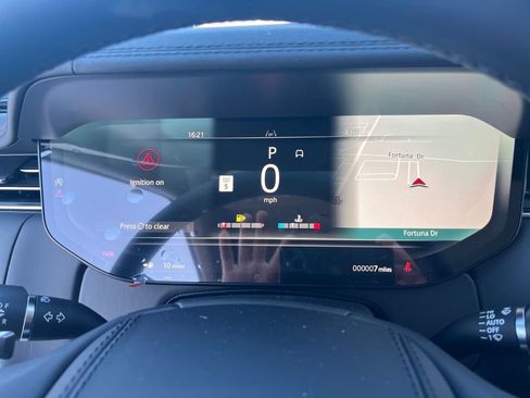 New 2026 Land Rover Range Rover Long Wheelbase SE image 15