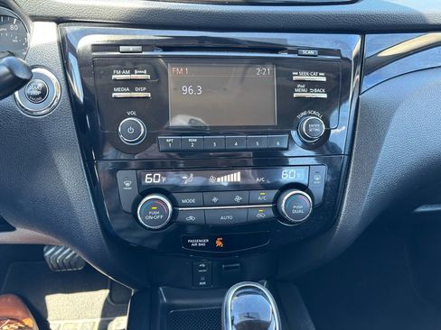 Used 2018 Nissan Rogue Sport SV image 27