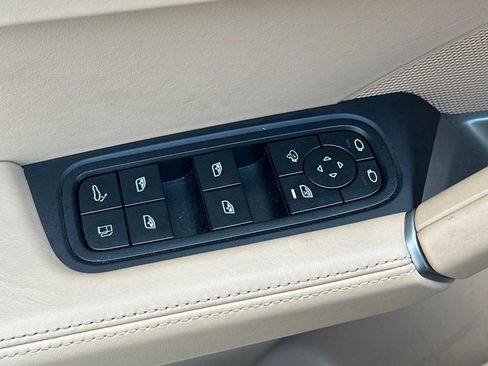 Certified 2025 Porsche Cayenne E-Hybrid AWD/4WD image 13