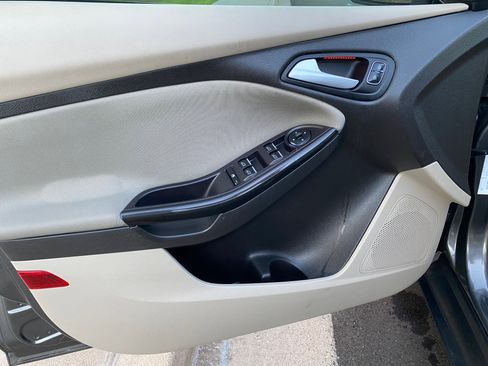 Used 2016 Ford Focus Electric Hatchback image 27