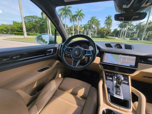 Used 2019 Porsche Cayenne image 16