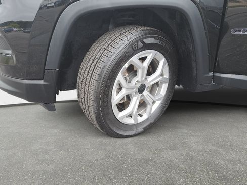 Certified 2025 Jeep Compass Latitude AWD/4WD image 31