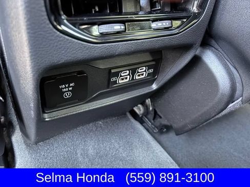 Used 2025 Jeep Grand Cherokee Altitude AWD/4WD image 9