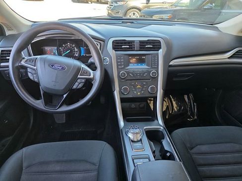 Used 2018 Ford Fusion SE image 11