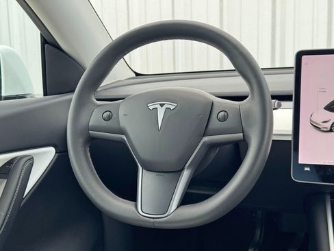 Used 2020 Tesla Model Y Long Range image 13
