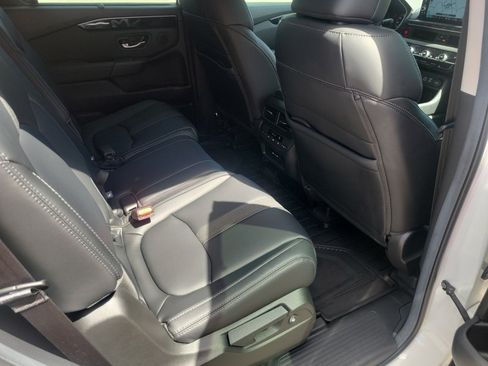 Used 2025 Honda Pilot Touring image 29