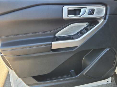 Certified 2023 Ford Explorer Limited w/ Limited Technology Package AWD/4WD image 15