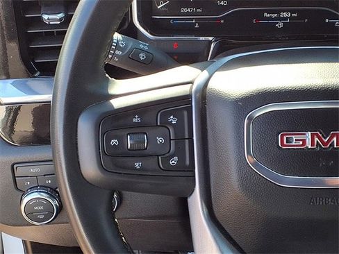 Used 2025 GMC Sierra 1500 SLT image 5