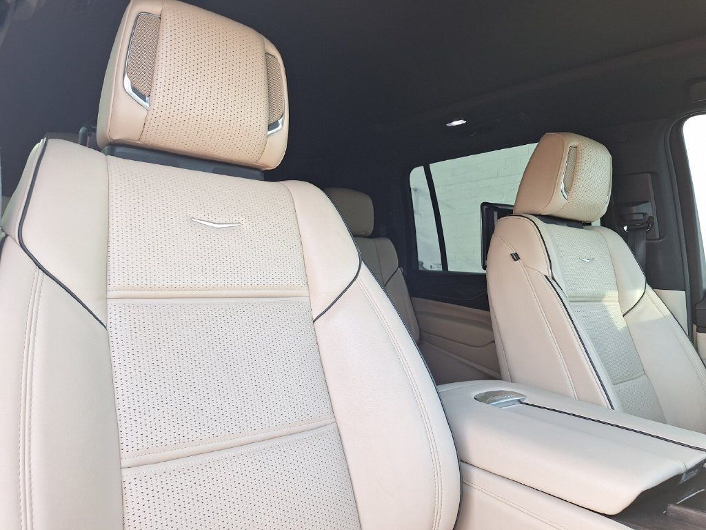 Used 2022 Cadillac Escalade ESV Premium Luxury AWD/4WD image 32