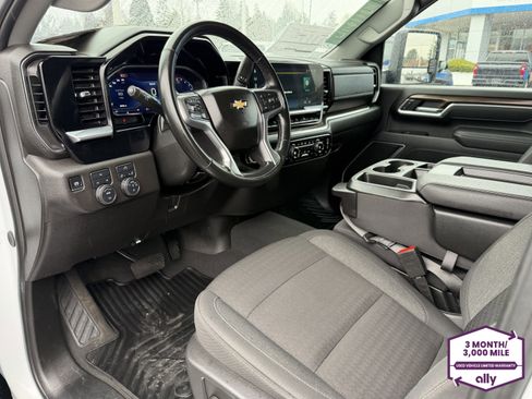 Used 2025 Chevrolet Silverado 2500 LT w/ Convenience Package image 9