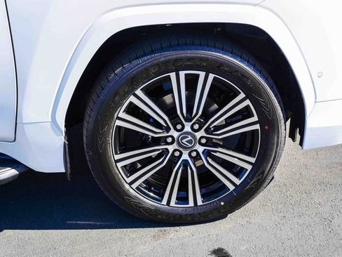 New 2026 Lexus LX 700h Luxury AWD/4WD image 10