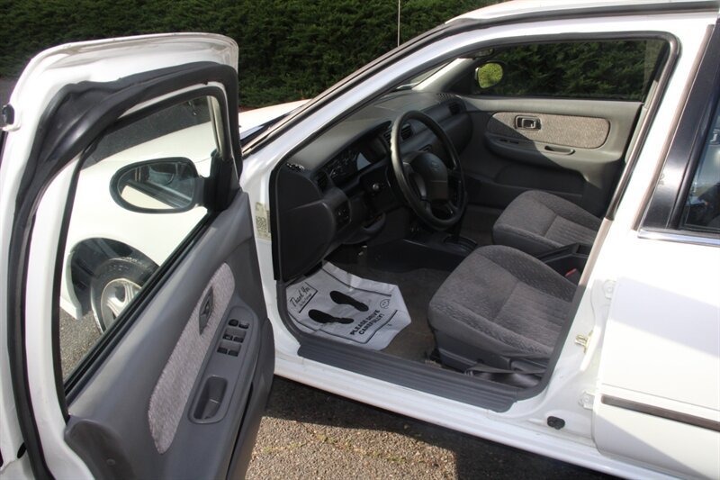 Used 1998 Nissan Sentra GXE FWD image 5