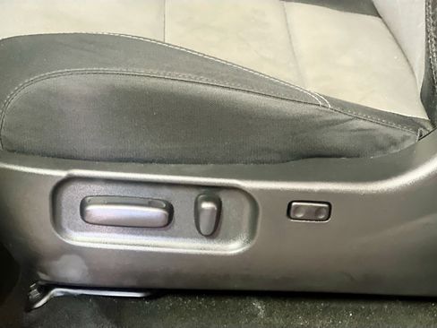 Used 2022 Toyota Tacoma TRD Sport image 15