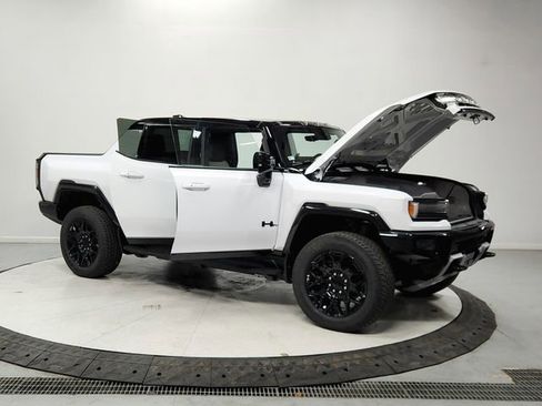 New 2026 GMC Hummer EV 4x4 Crew Cab w/ LPO, Dark Essentials Package image 9