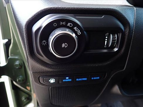 Used 2024 Jeep Wrangler Unlimited AWD/4WD image 12