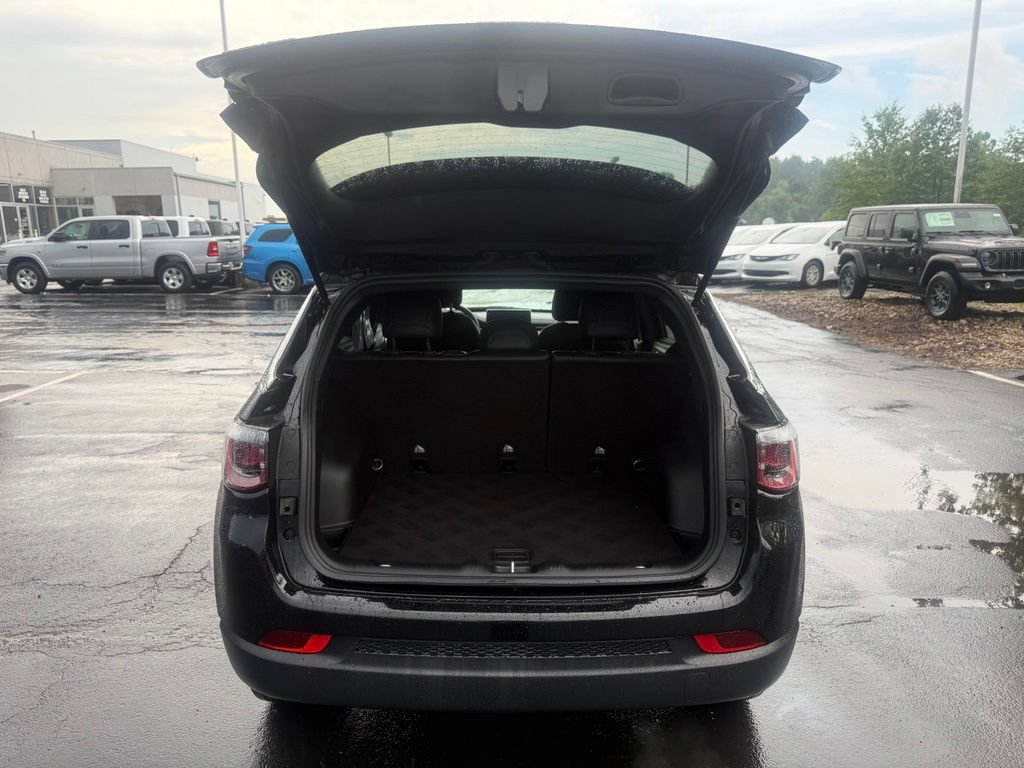 Certified 2024 Jeep Compass Latitude AWD/4WD image 42