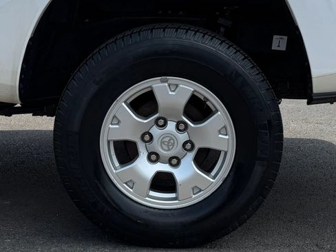 Used 2022 Toyota Tacoma SR RWD image 12
