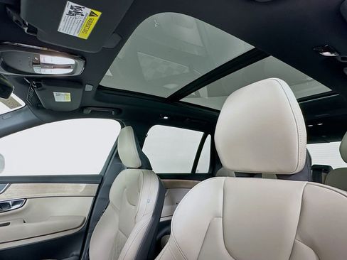 Used 2025 Volvo XC90 B5 Core w/ Climate Package image 11