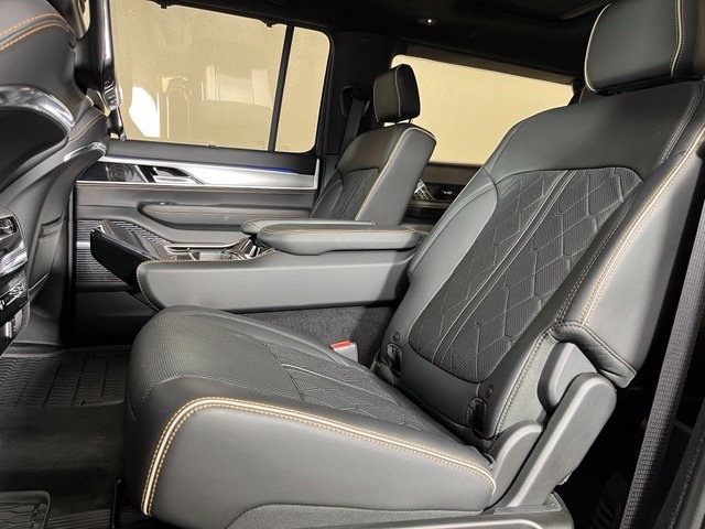 Used 2023 Jeep Grand Wagoneer L Series III w/ Rear Seat Video Group 1 AWD/4WD image 26