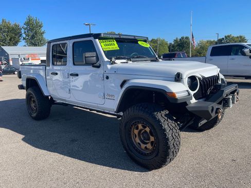 Used 2020 Jeep Gladiator Overland image 7