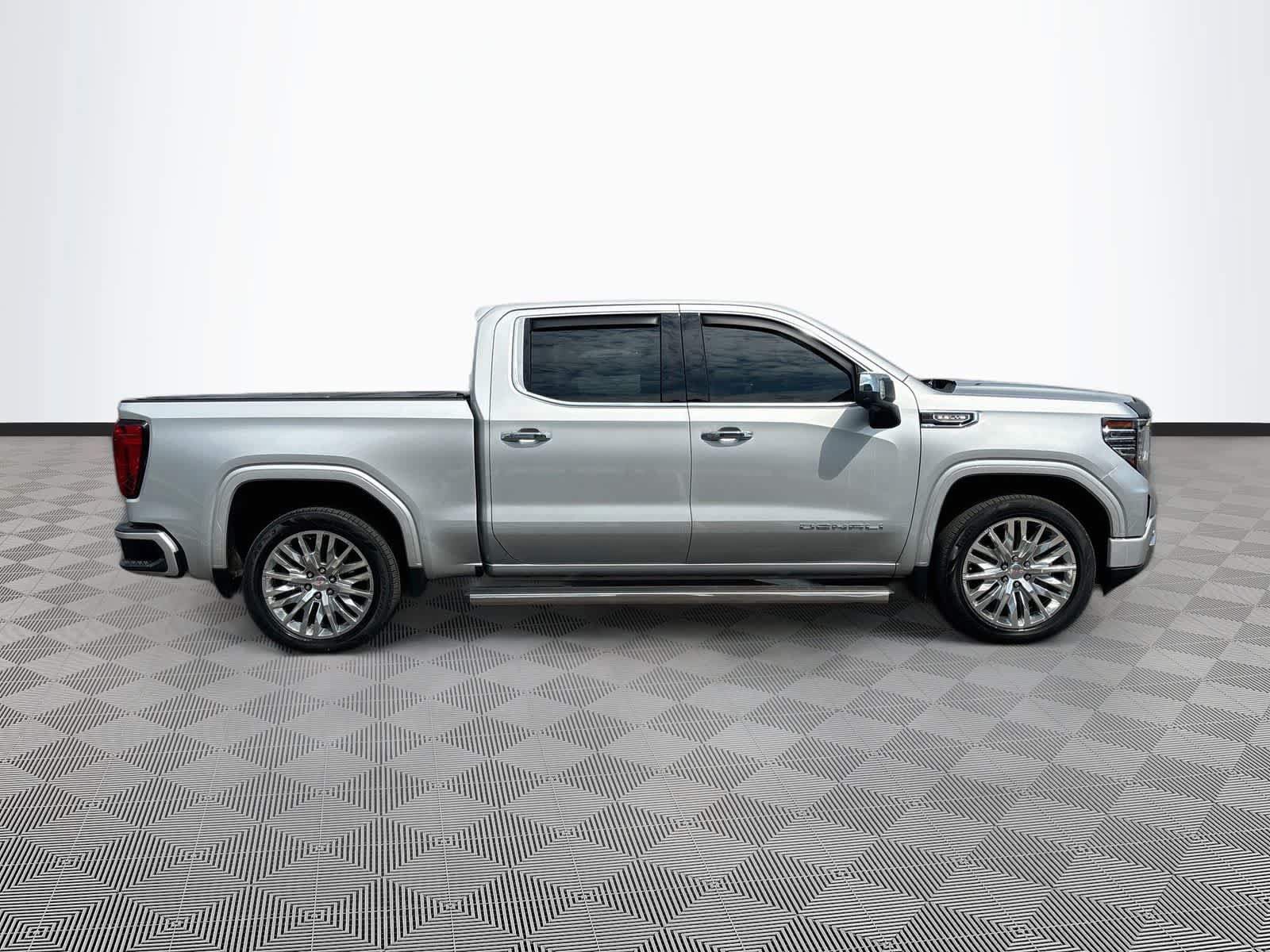 Used 2022 GMC Sierra 1500 Denali AWD/4WD image 4