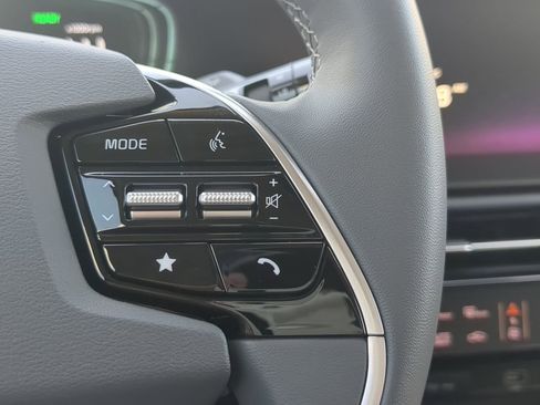 New 2025 Kia Niro EX Touring image 18